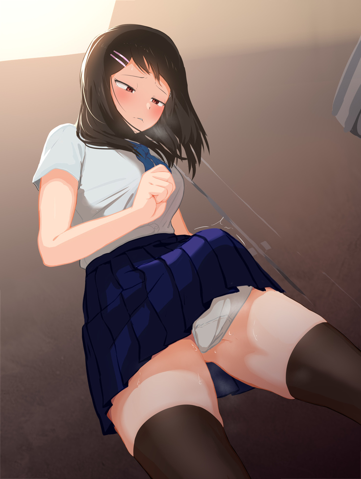 Futanari running to the toilet