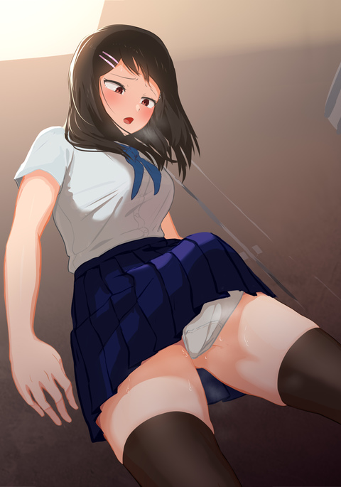 Futanari running to the toilet